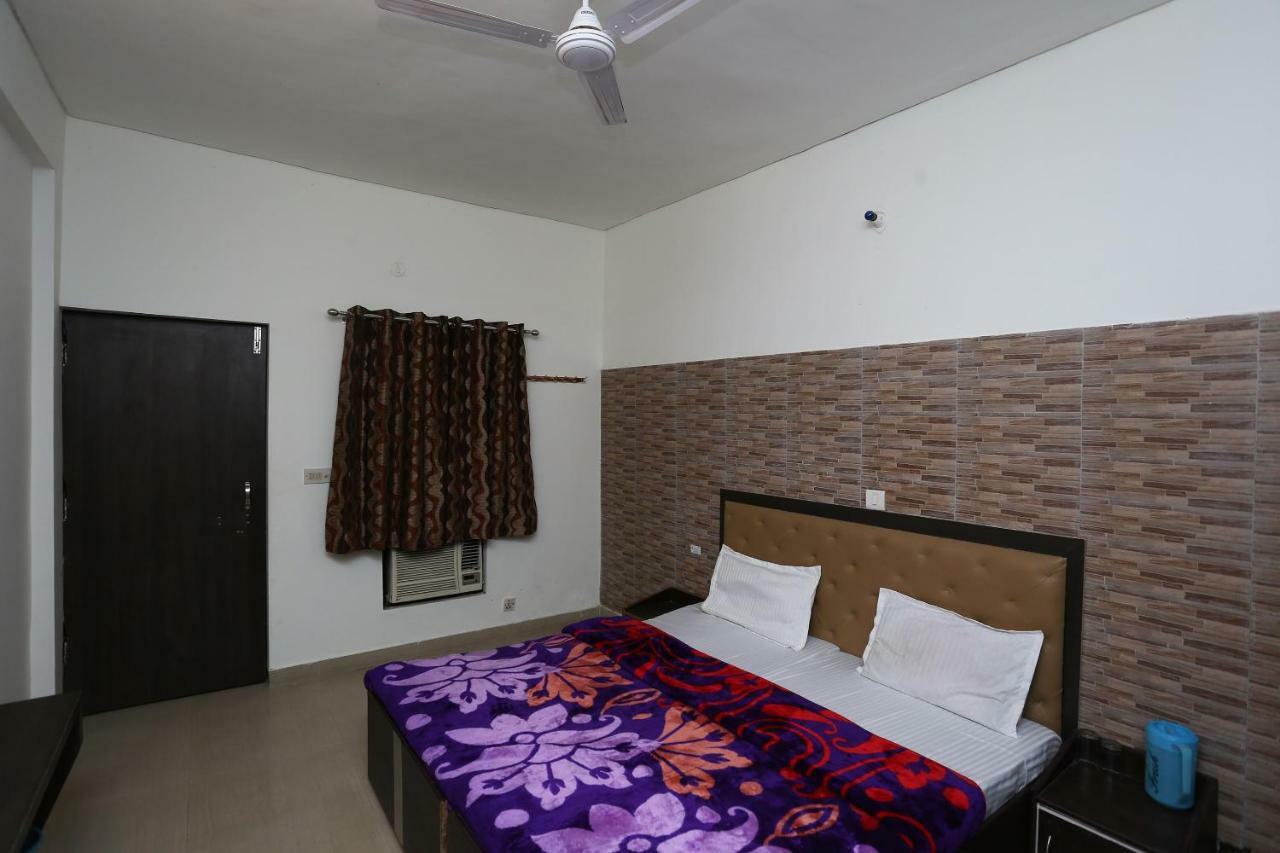 Hotel Shyam Palace Agra  Exterior photo